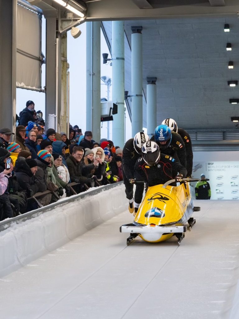 Bobteam Klein Spurschlitten Worldcup Winterberg 4er-Bobstart Bobteam Klein Spurschlitten Worldcup Winterberg 4er-Bobstart